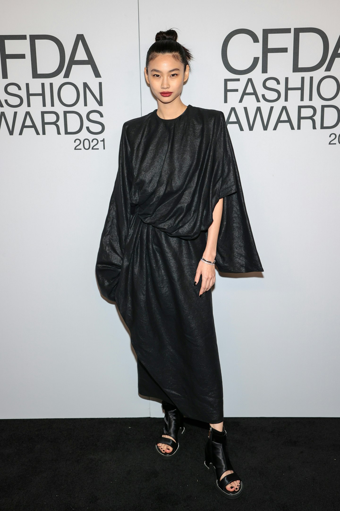 Squid Game's HoYeon Jung Wore Incredible Louis Vuitton Draped Dress To CFDA  Fashion Awards