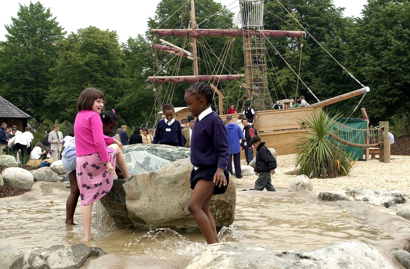 if in London, go on a trip to the Diana Memorial Garden