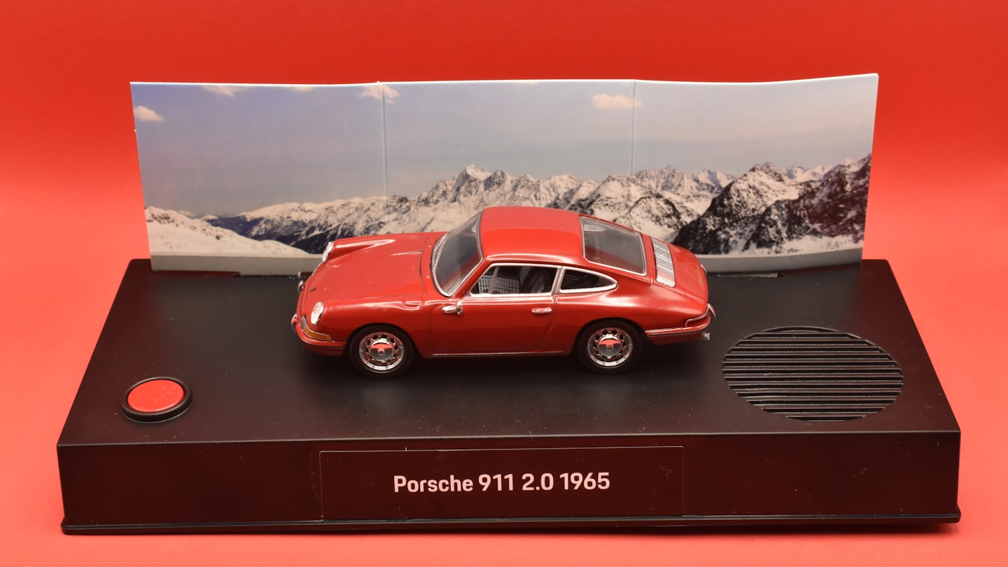 The finished Porsche 911 advent model
