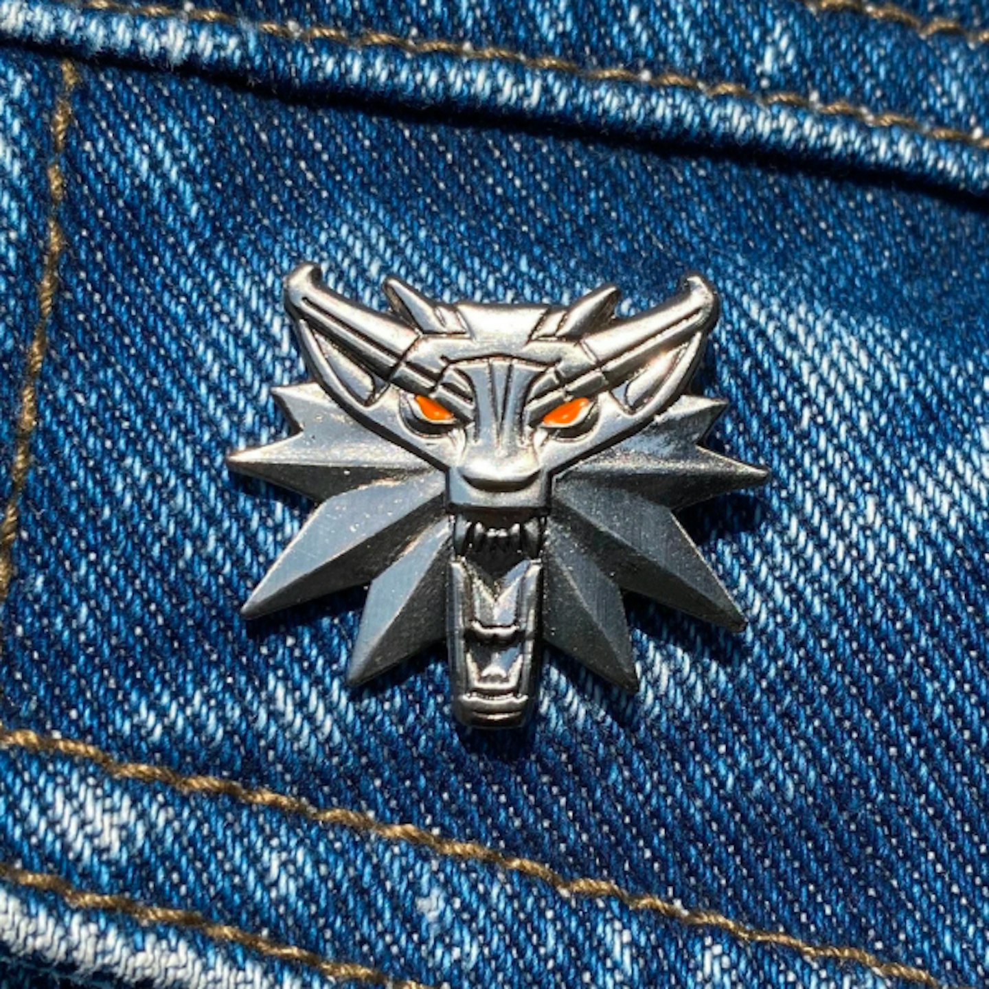 The Witcher Pin Wolf Medalion