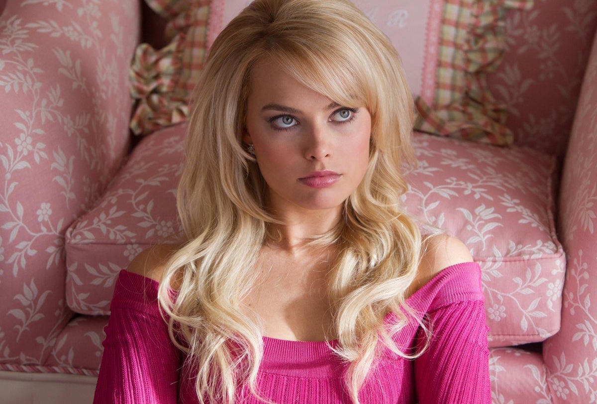 Margot Robbie On Getting Naked In Wolf Of Wall Street Fashion Grazia picture image
