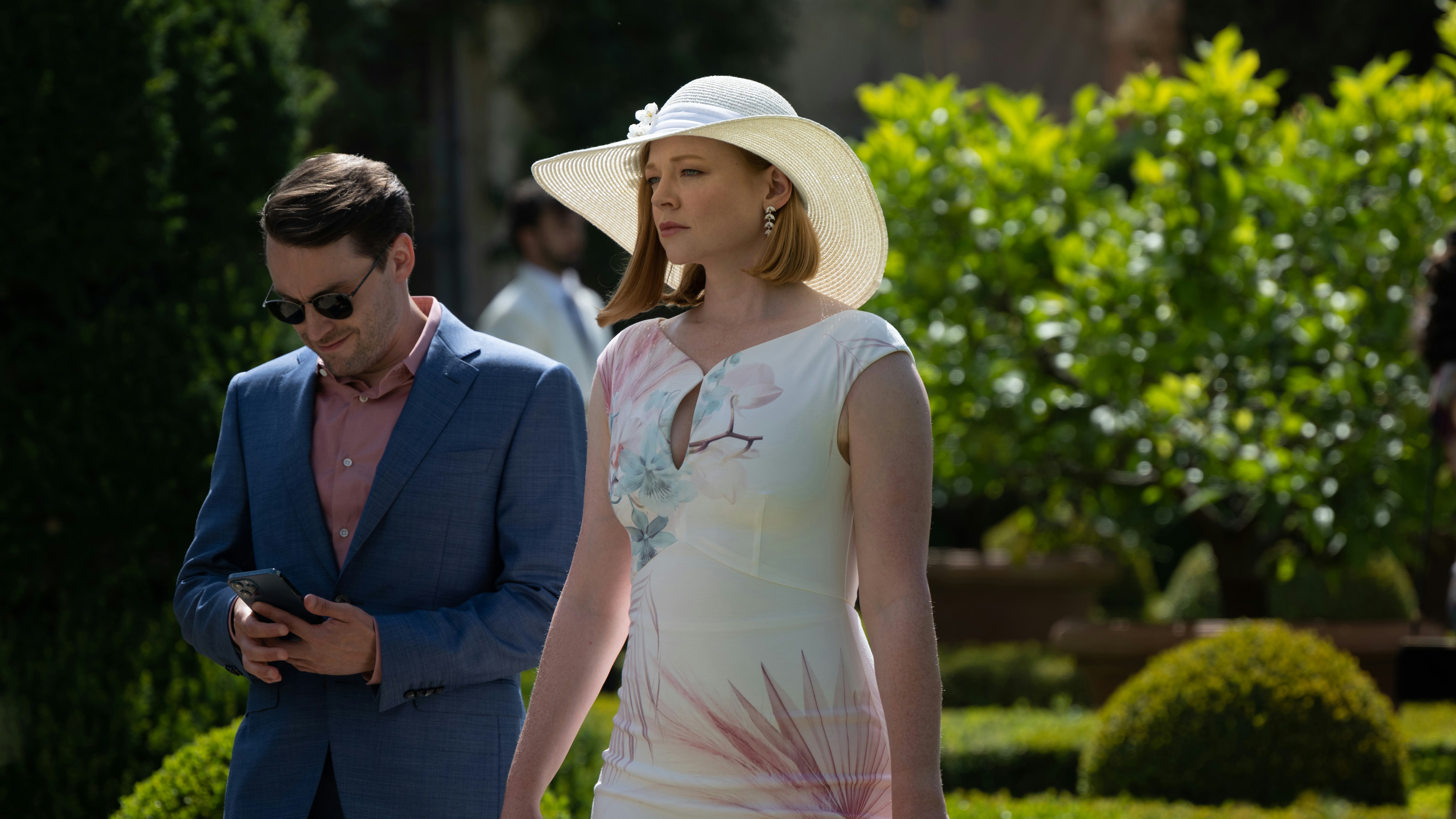 shiv roy pink dress Analyzing Shiv Roy's style from Succession : r/fashionwomens35