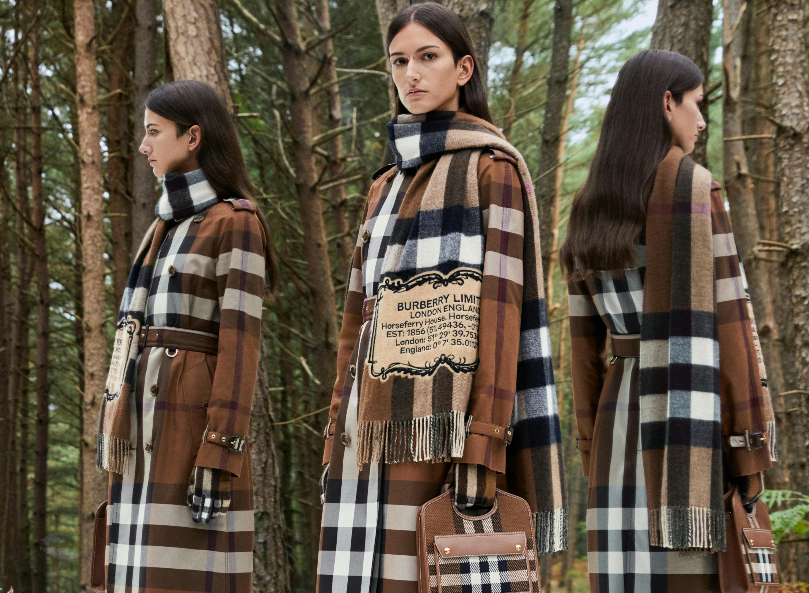 Burberry festive discount pouch