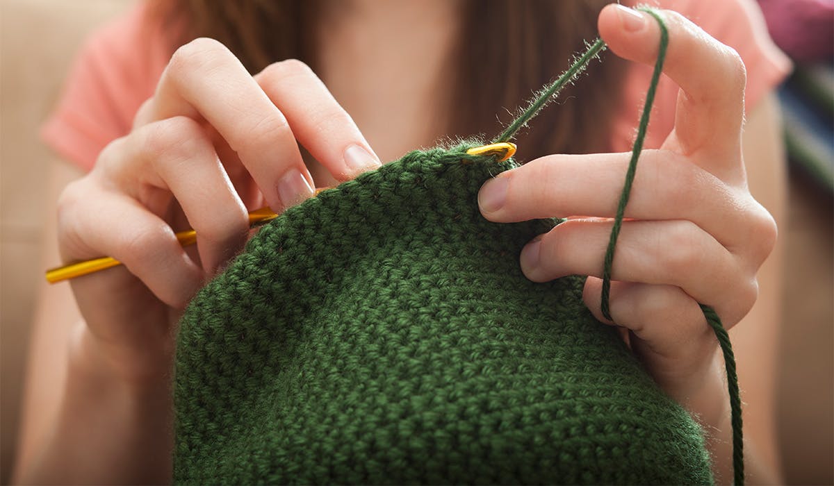 How to knit a hat for beginners