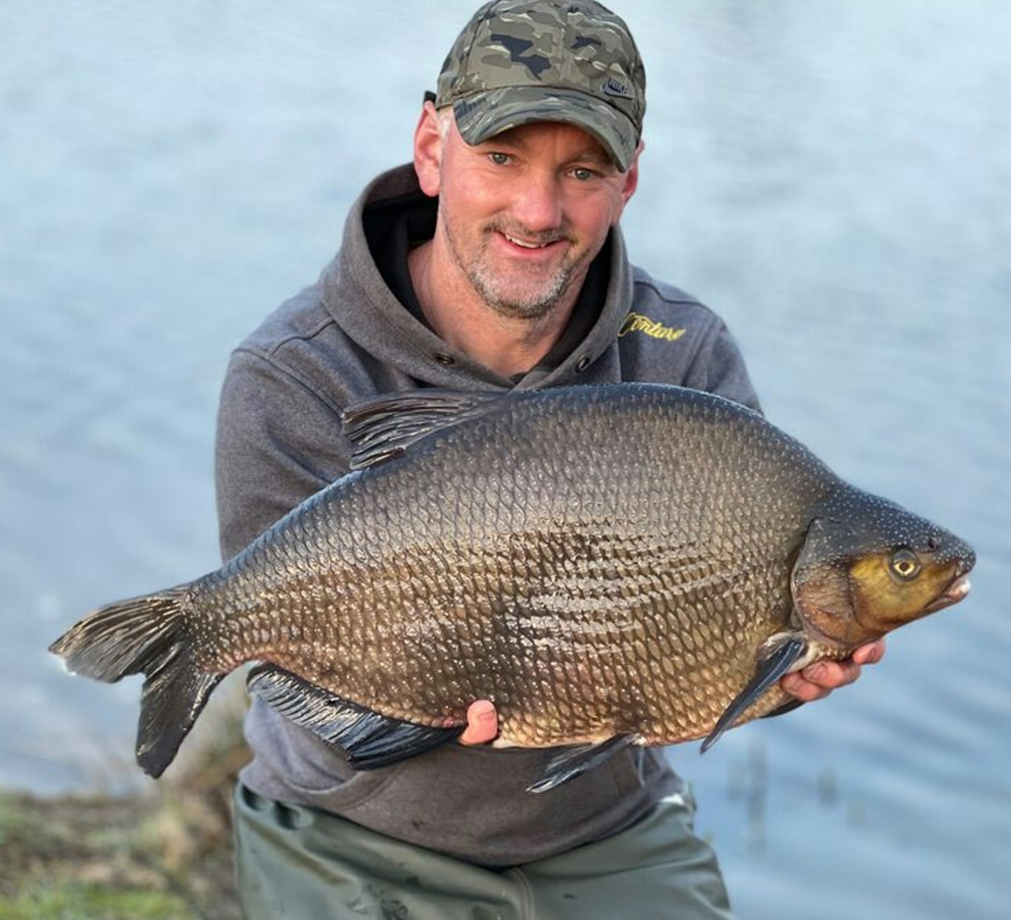 Bream expert Lee McManus led the way when he showed the nation his new personal best fish of 17lb 12oz