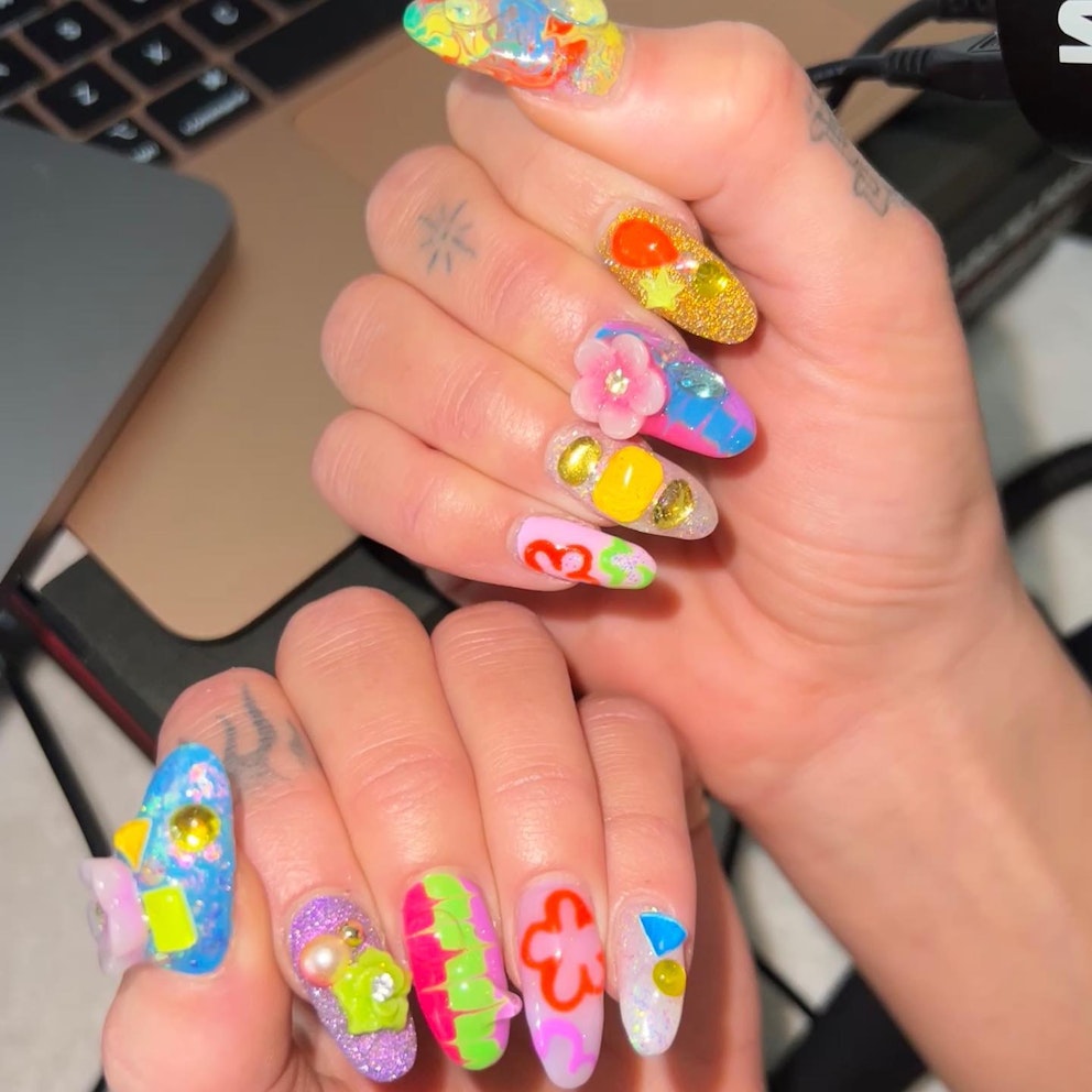 Dua Lipa's New In-Your-Face Nail Look Needs To Be Seen To Be Believed ...