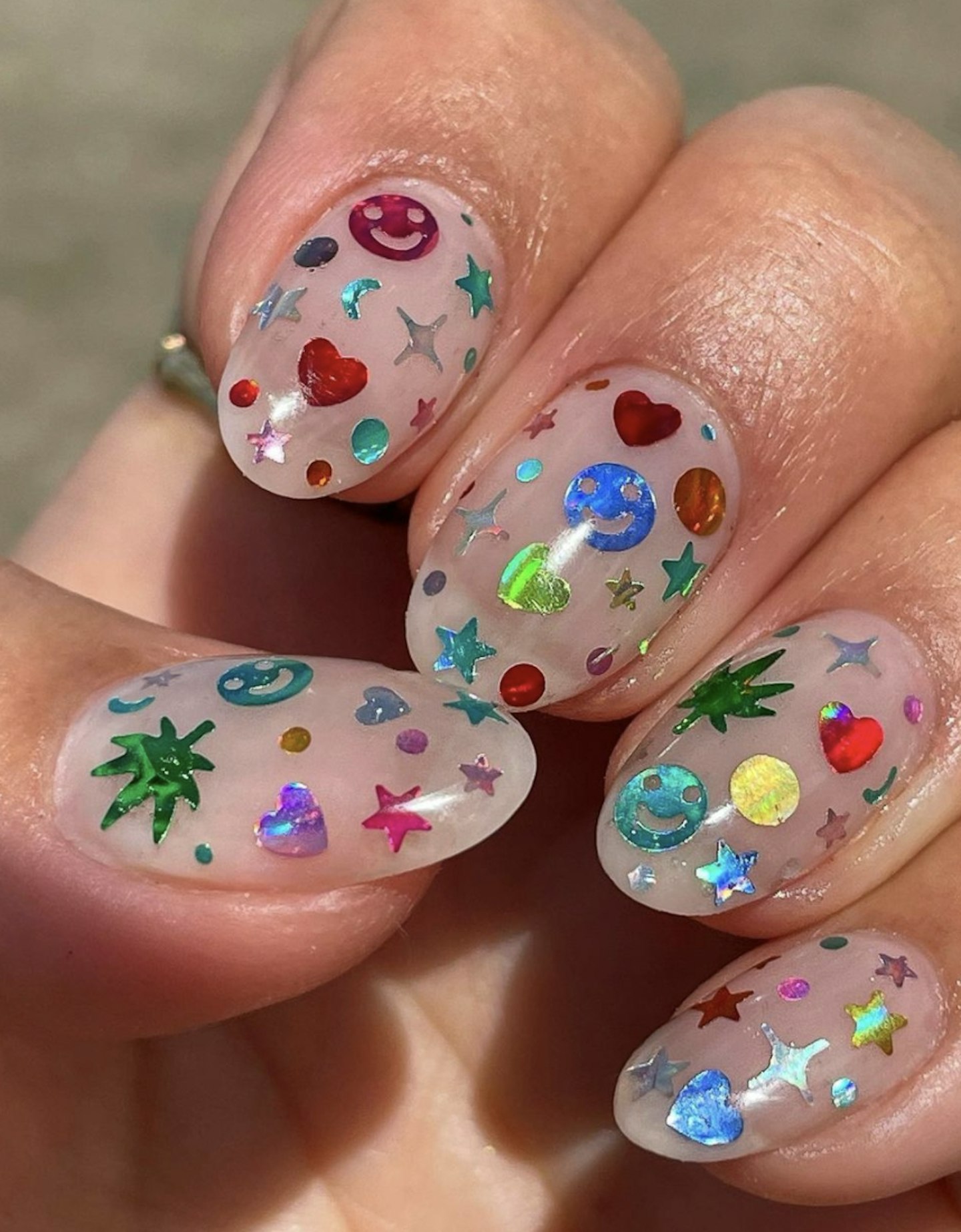 Instagram @nailsbymh