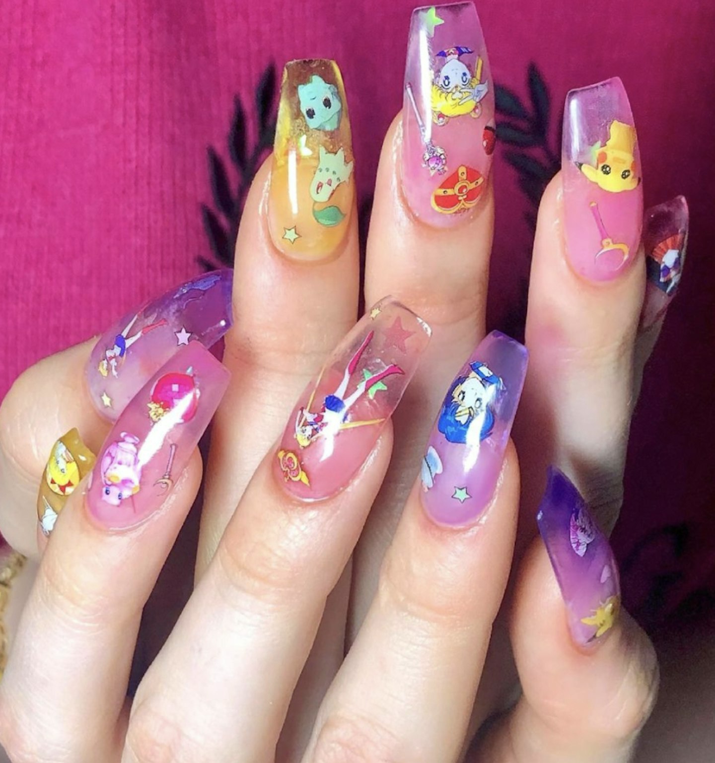 Instagram @nailsbymh