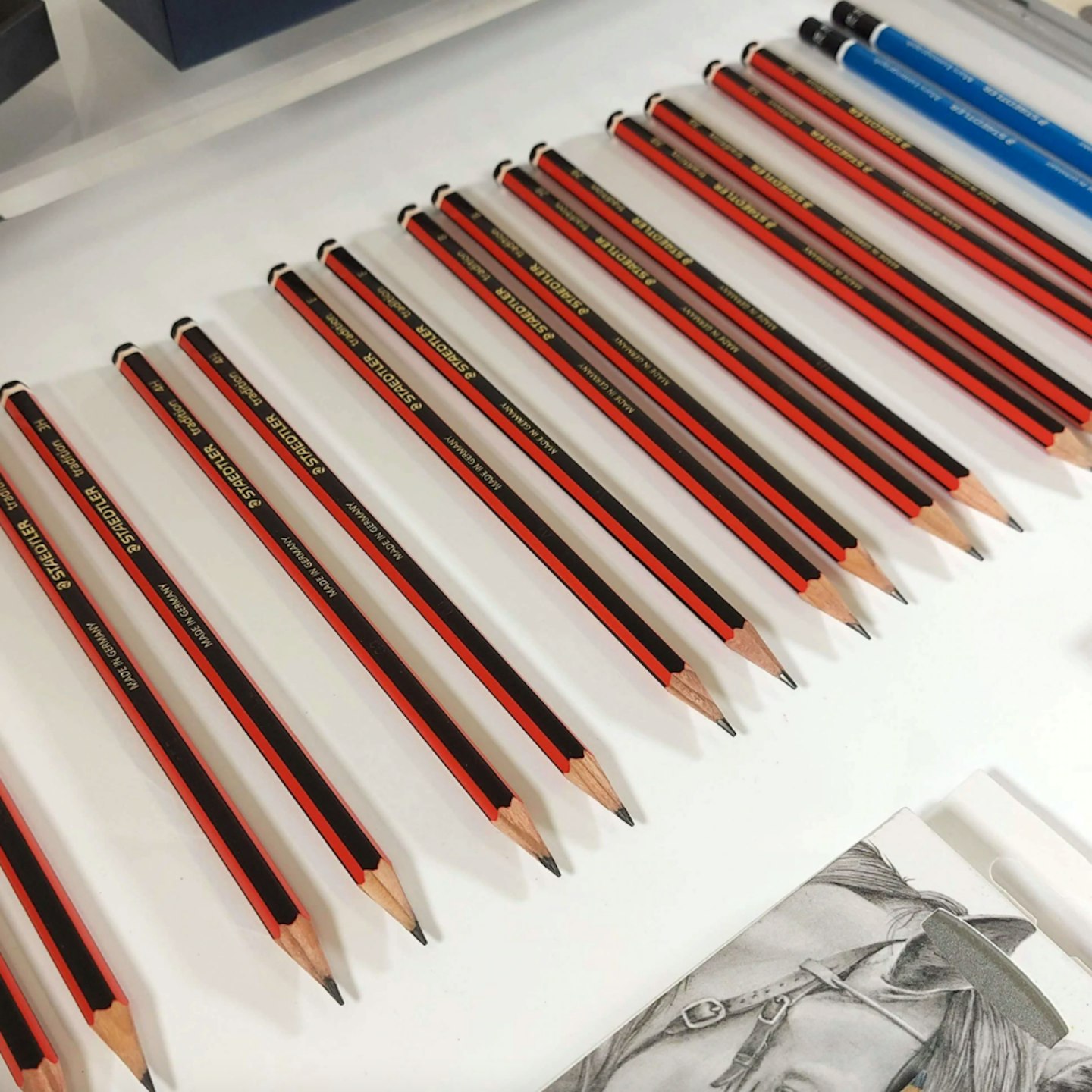 14pcs Artists Sketch Drawing Pencil Set 12B-6H Sketching Art Craft Gift  Black