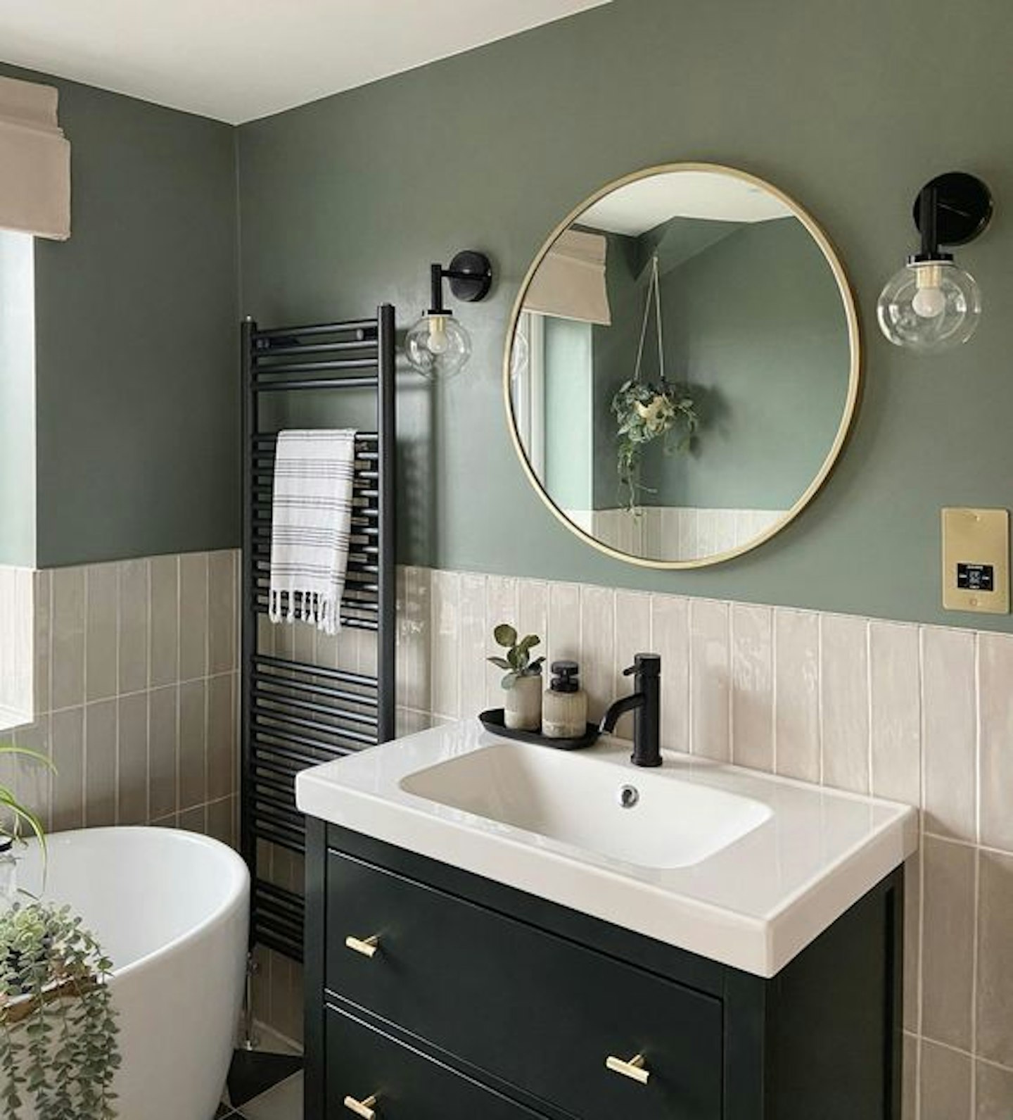 Calming green bathroom
