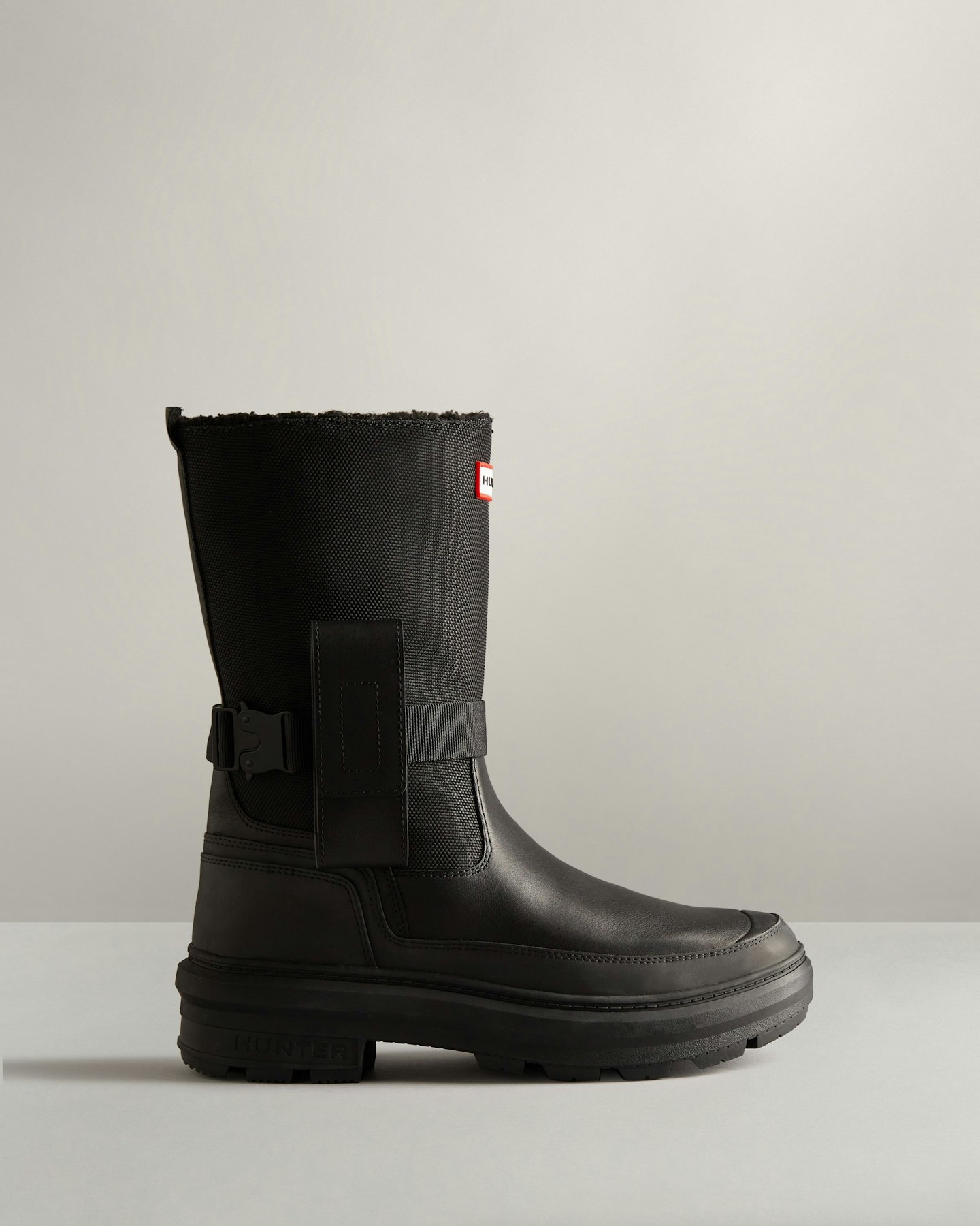 Hunter x Killing Eve, Short Hunting Boots
