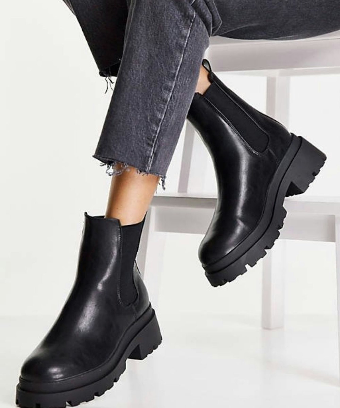 ASOS DESIGN Archer chunky chelsea boots in black
