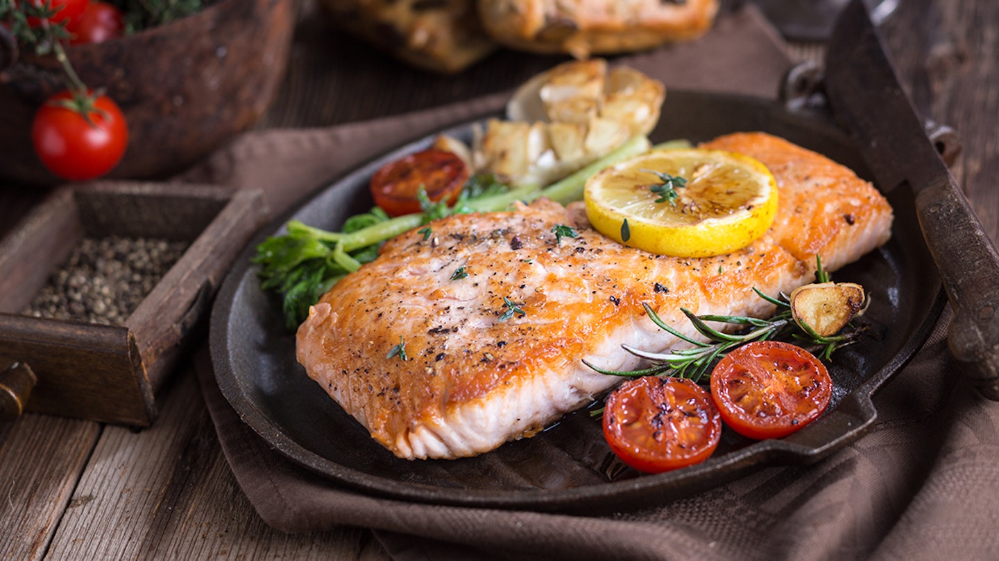 what to eat with salmon