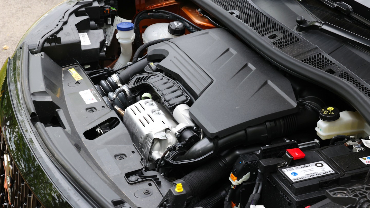Peugeot 2008 engine bay