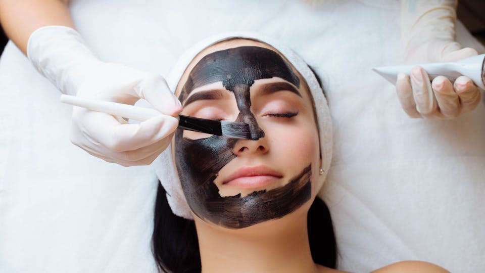Carbon laser facials: all you need to know 💆‍♀️ | Shopping | Heat