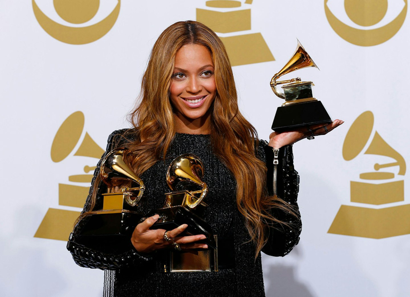Beyoncu00e9 with her three Grammy Awards in 2015