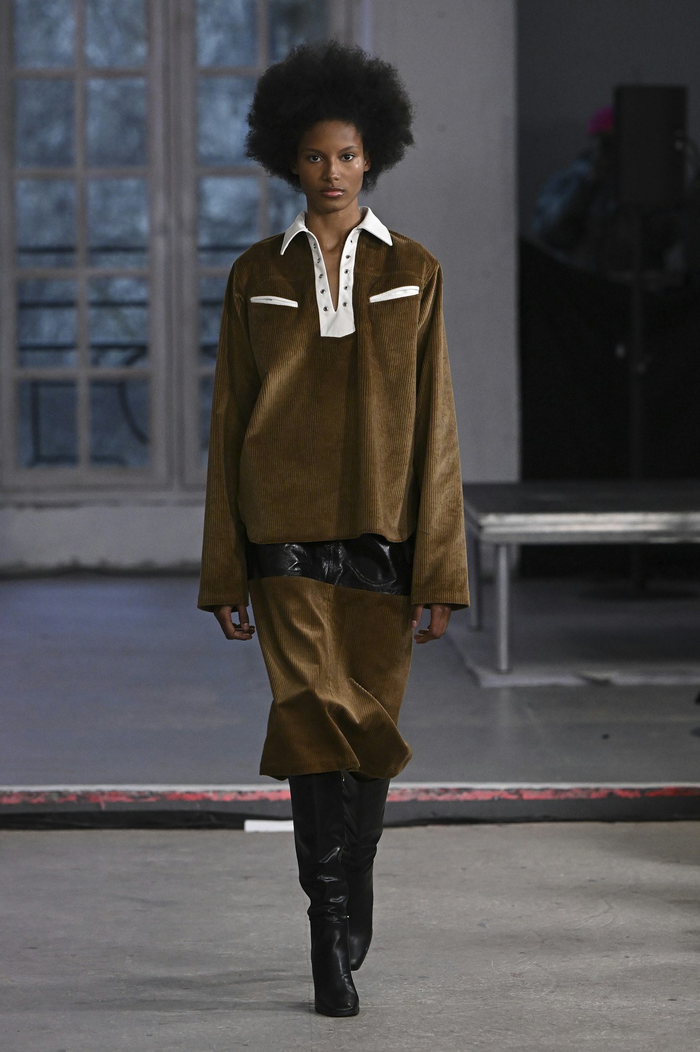 HoYeon Jung walks the runway for Louis Vuitton Womenswear Fall-Winter  2022-2023 show during Paris