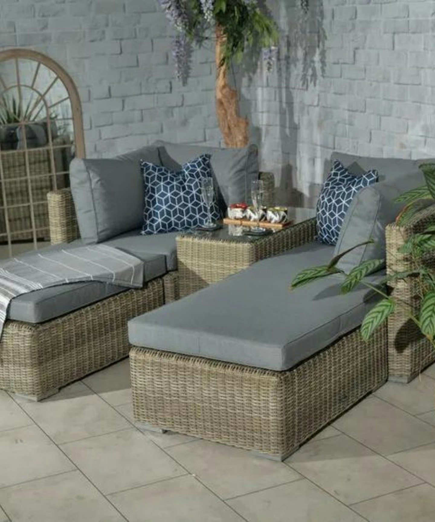 Wentworth Four Seater Multi Setting Relaxer Set, £1,099