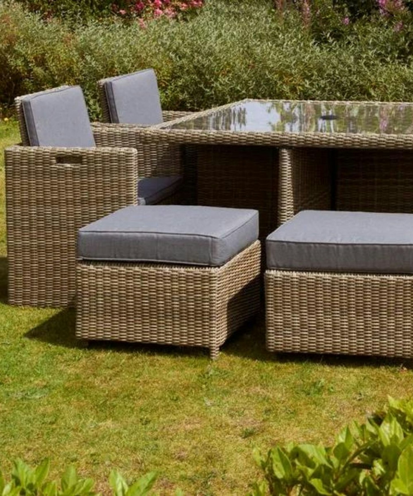 Wentwoth Eight Seater Cube Set, £1,699