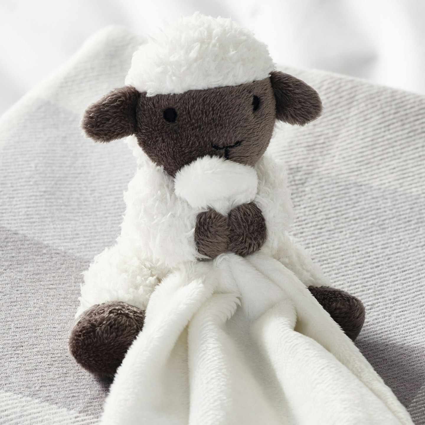 The White Company, Luna Lamb Comforter, £16