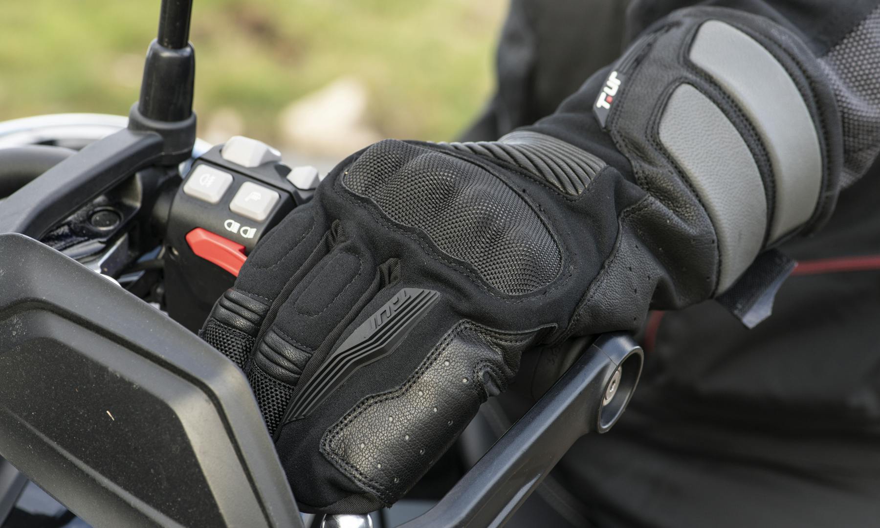 mcn winter gloves