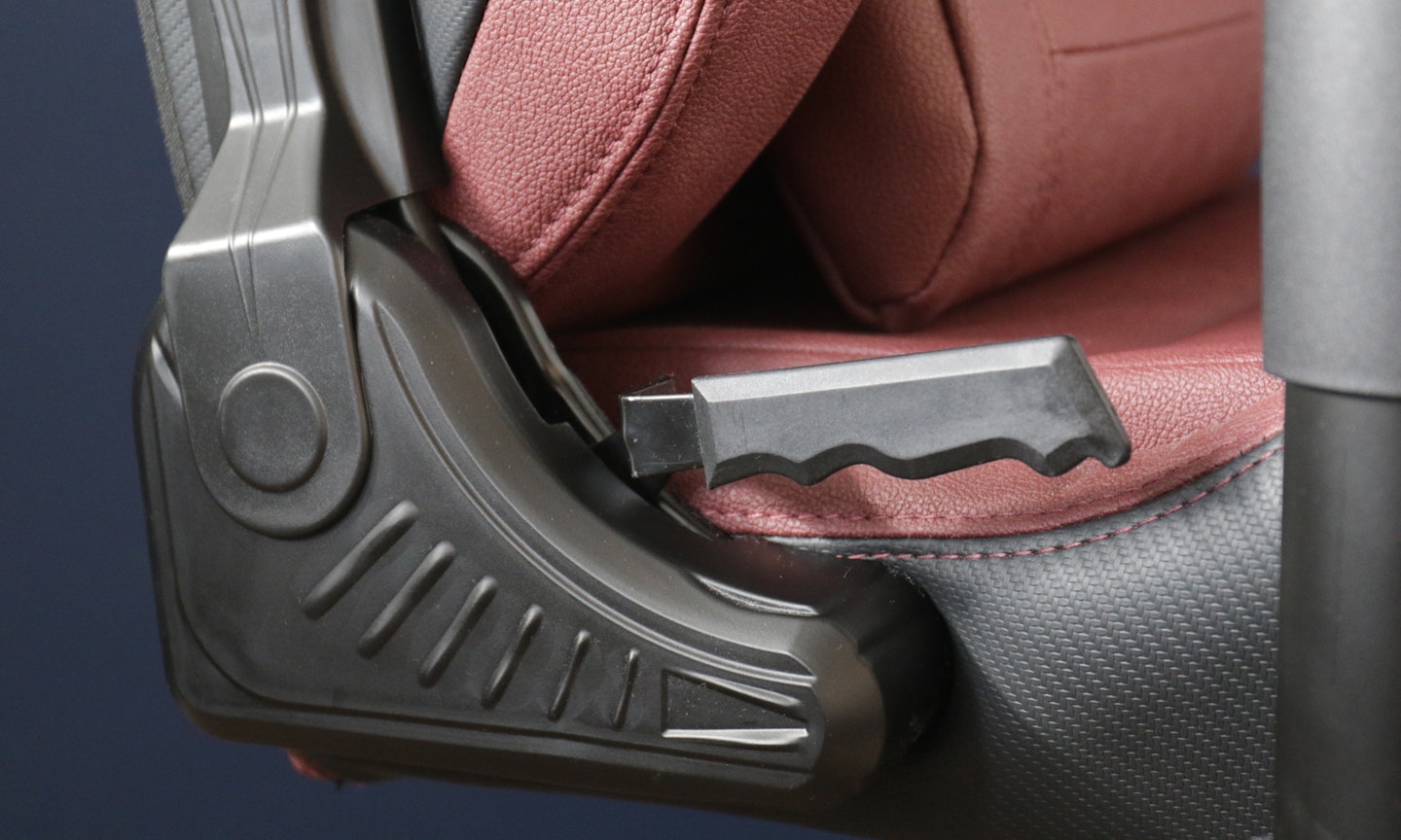 Anda Seat Kaiser 2 gaming chair backrest lever