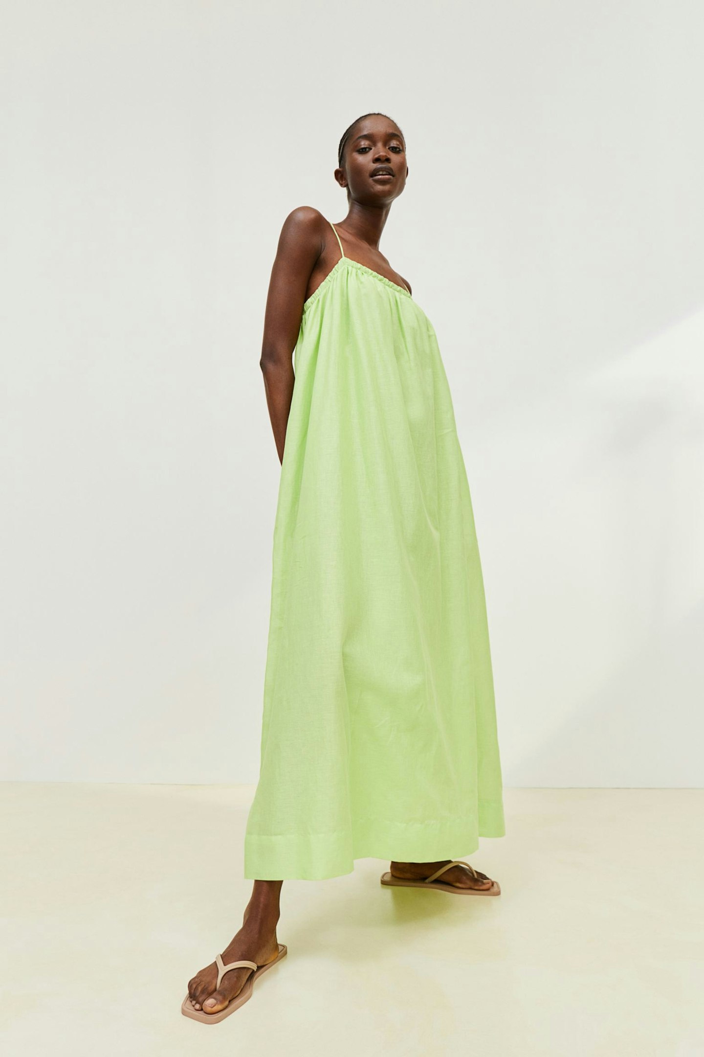 H&M, Voluminous Linen-Blend Dress, WAS £24.99 NOW £16