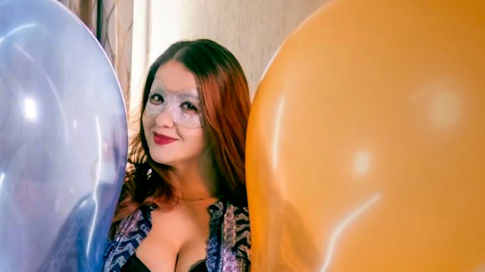 ‘I earn £10k a month having sex with balloons’