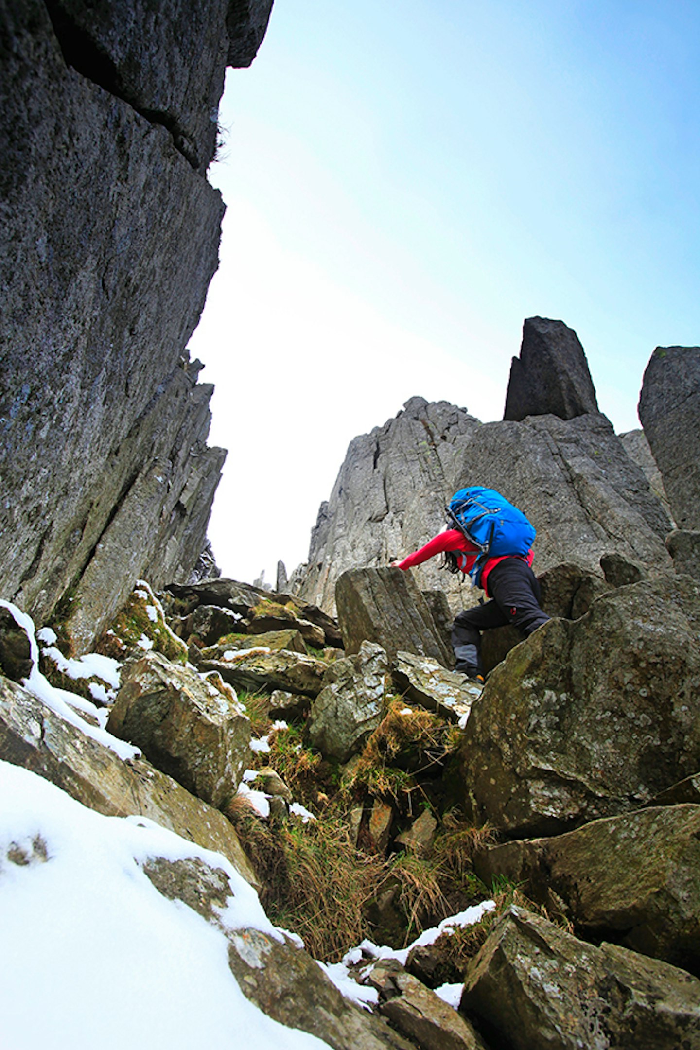 The alternative approach (5b) to The Notch from the eastern traverse path.