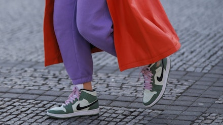 Gran engaño romántico Diez años Here Are The Best Women's Trainers To Wear All Day Every Day, From New  Balance 550s to Nike Air Max | Grazia