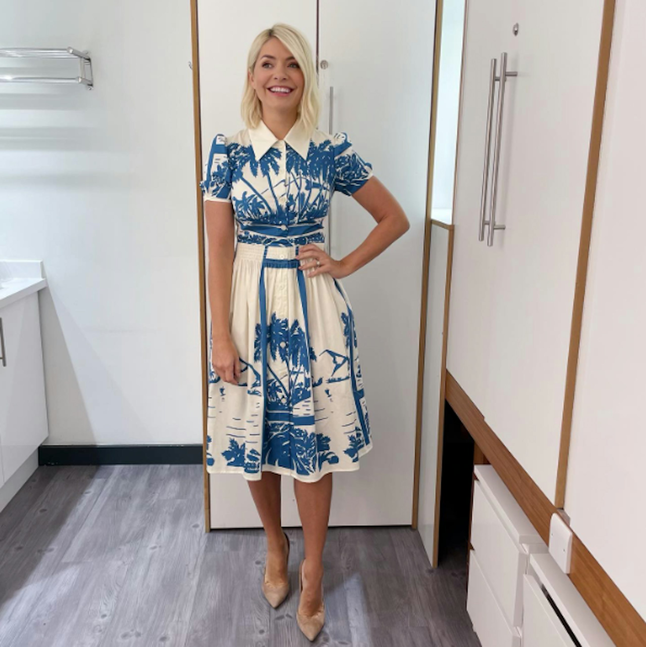 holly willoughby blue dress this morning divides fans with 'indulgent' birthday celebrations Color:Aqua Mist Ruched Ocean Blue to bowdress Itv