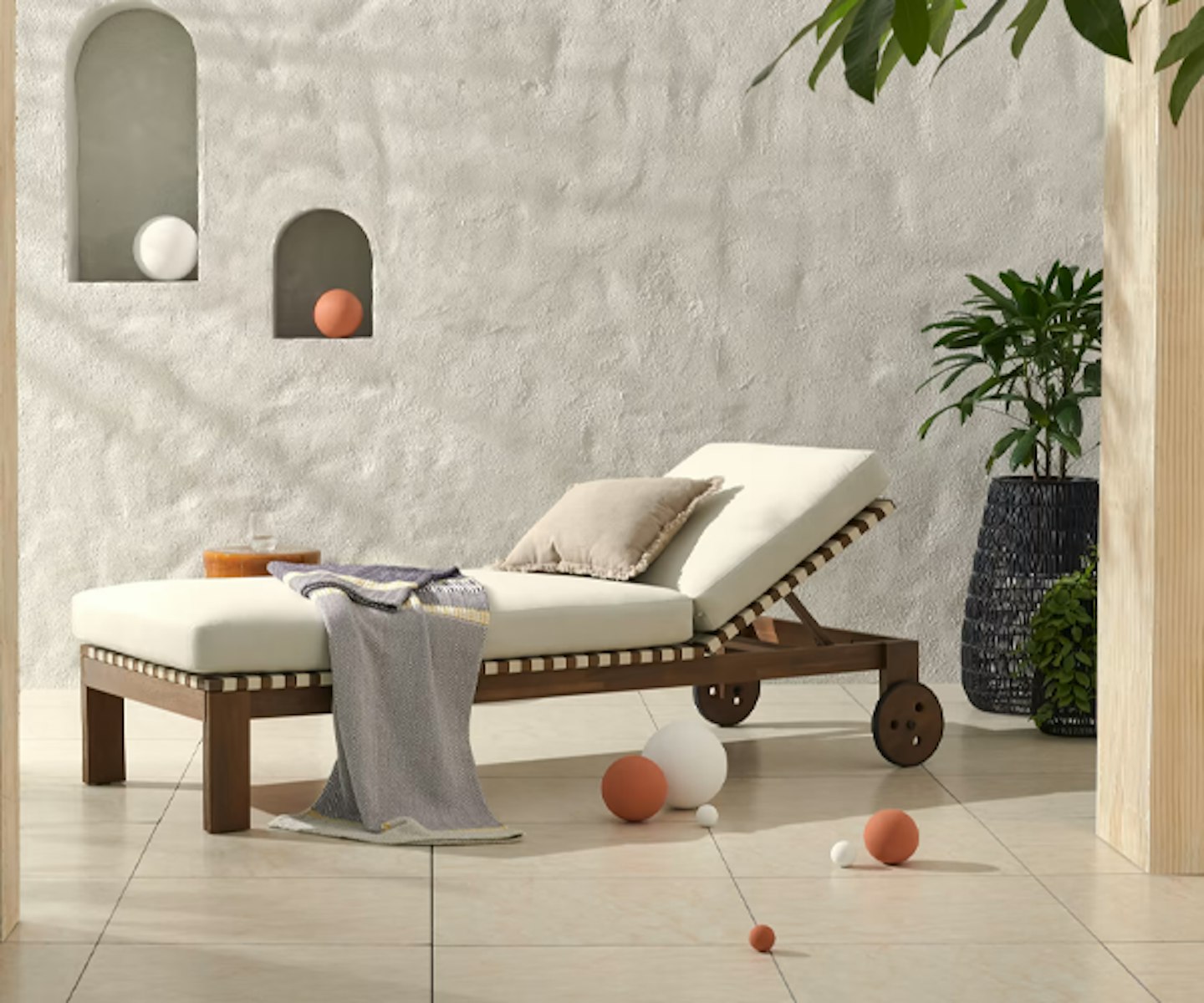 Zambra Sun Lounger, Dark Acacia Wood & Natural White