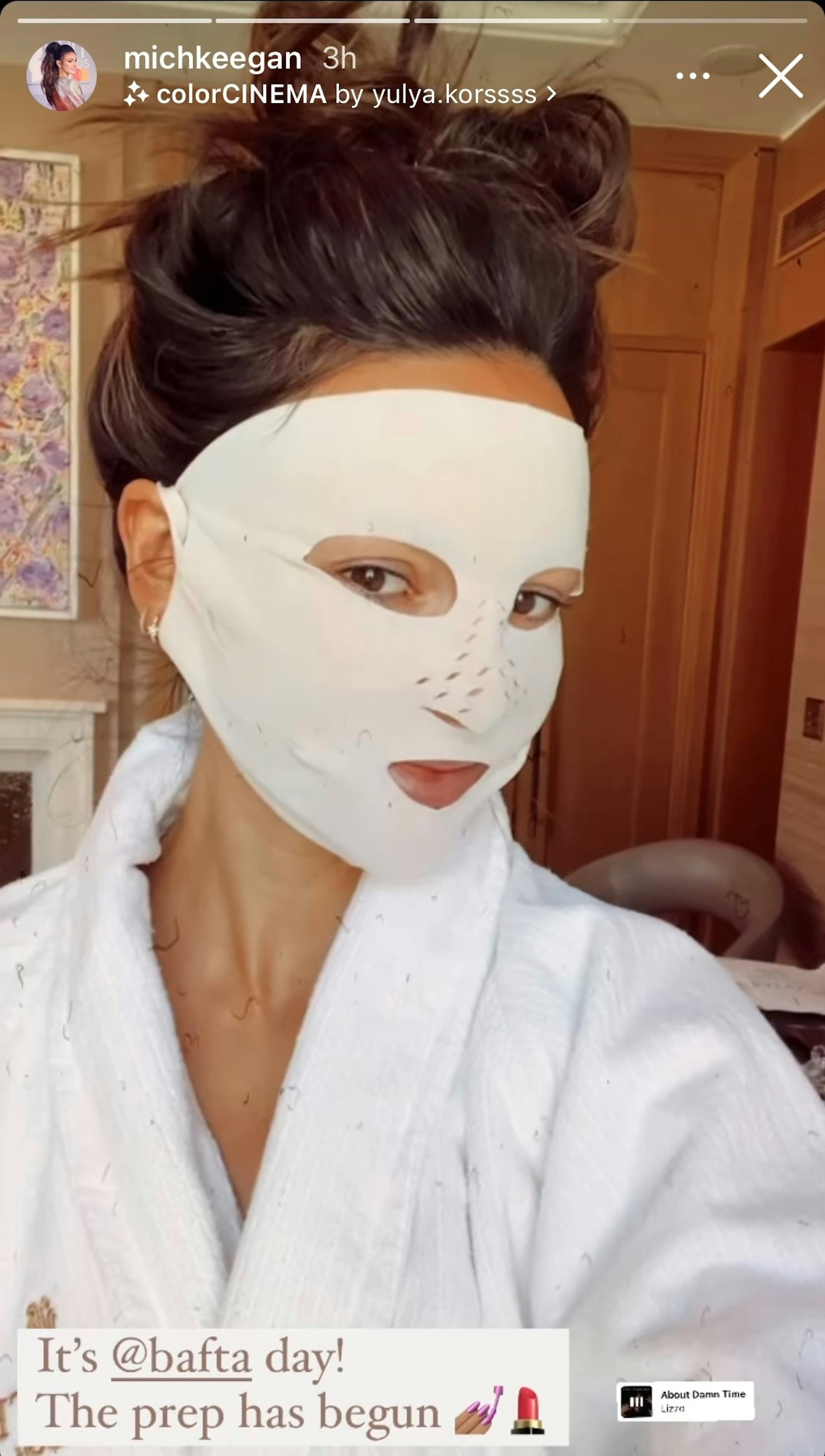 A picture of Michelle Keegan on her Instagram story before the BAFTAs using the Charlotte Tilbury Dry Sheet Mask. 