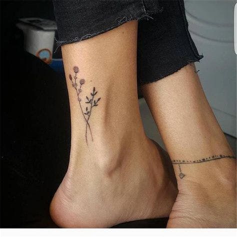 Adorable Foot Tattoos That Are Easy to Cover 