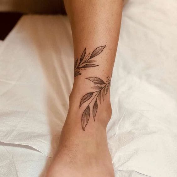 Gillian Anderson Tribal Design Ankle Tattoo | Steal Her Style
