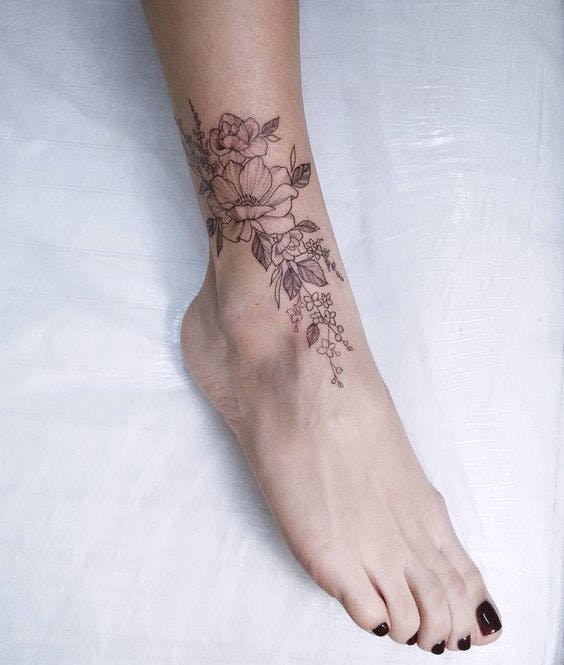 130 Ankle Tattoo Stock Photos Pictures  RoyaltyFree Images  iStock   Simple tattoo Painting Heart tattoo