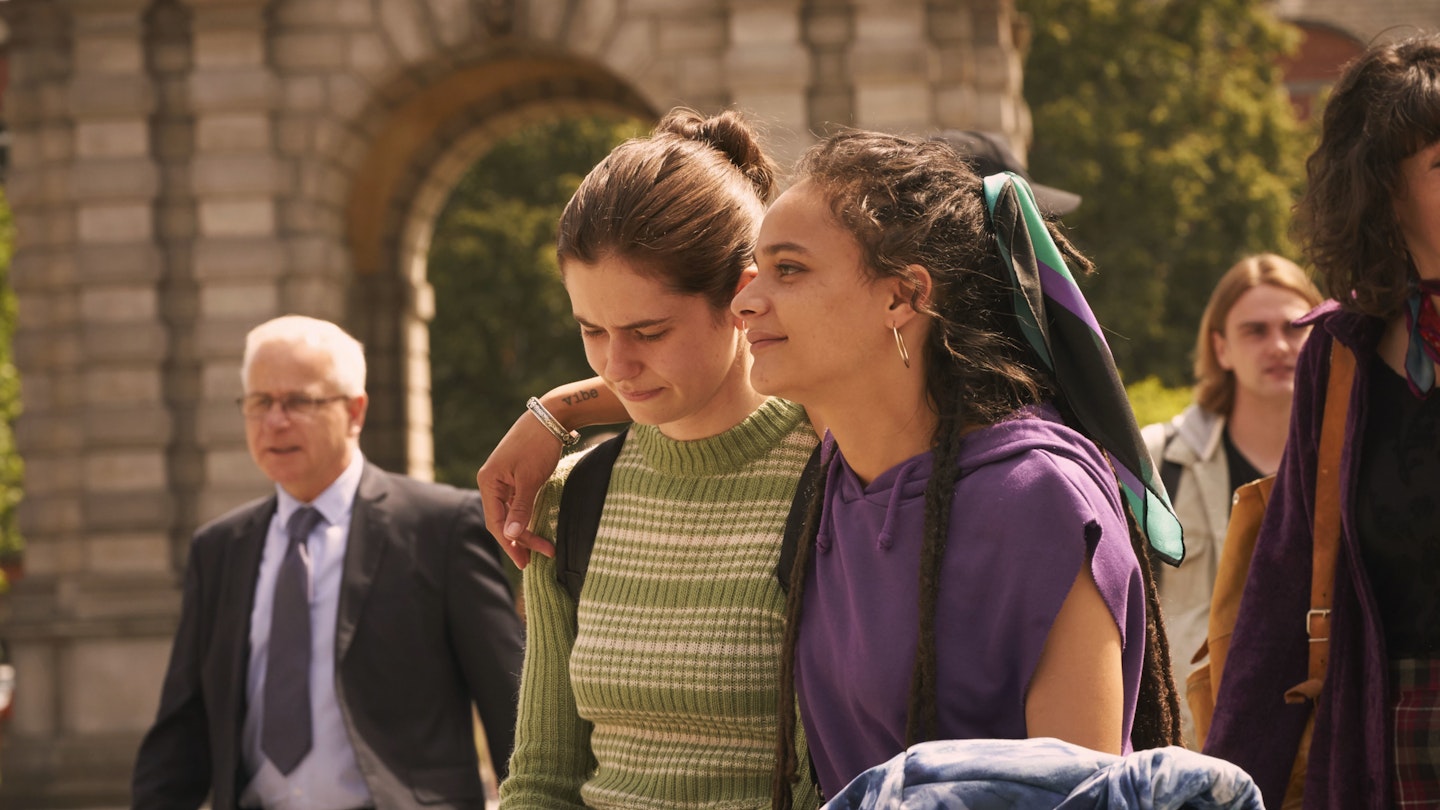 Frances (Alison Oliver) and Bobbi (Sasha Lane) In Conversations With Friends 
