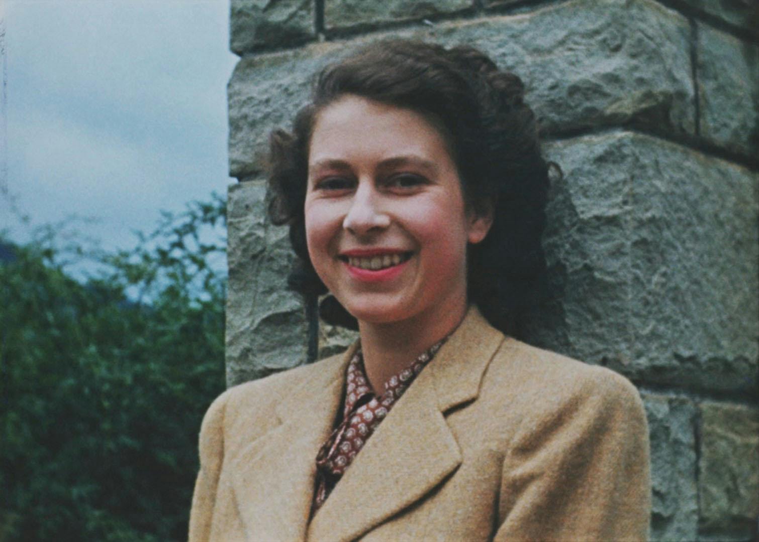 20 Pictures Of A Young Queen Elizabeth II From A Toddler To A Young Woman