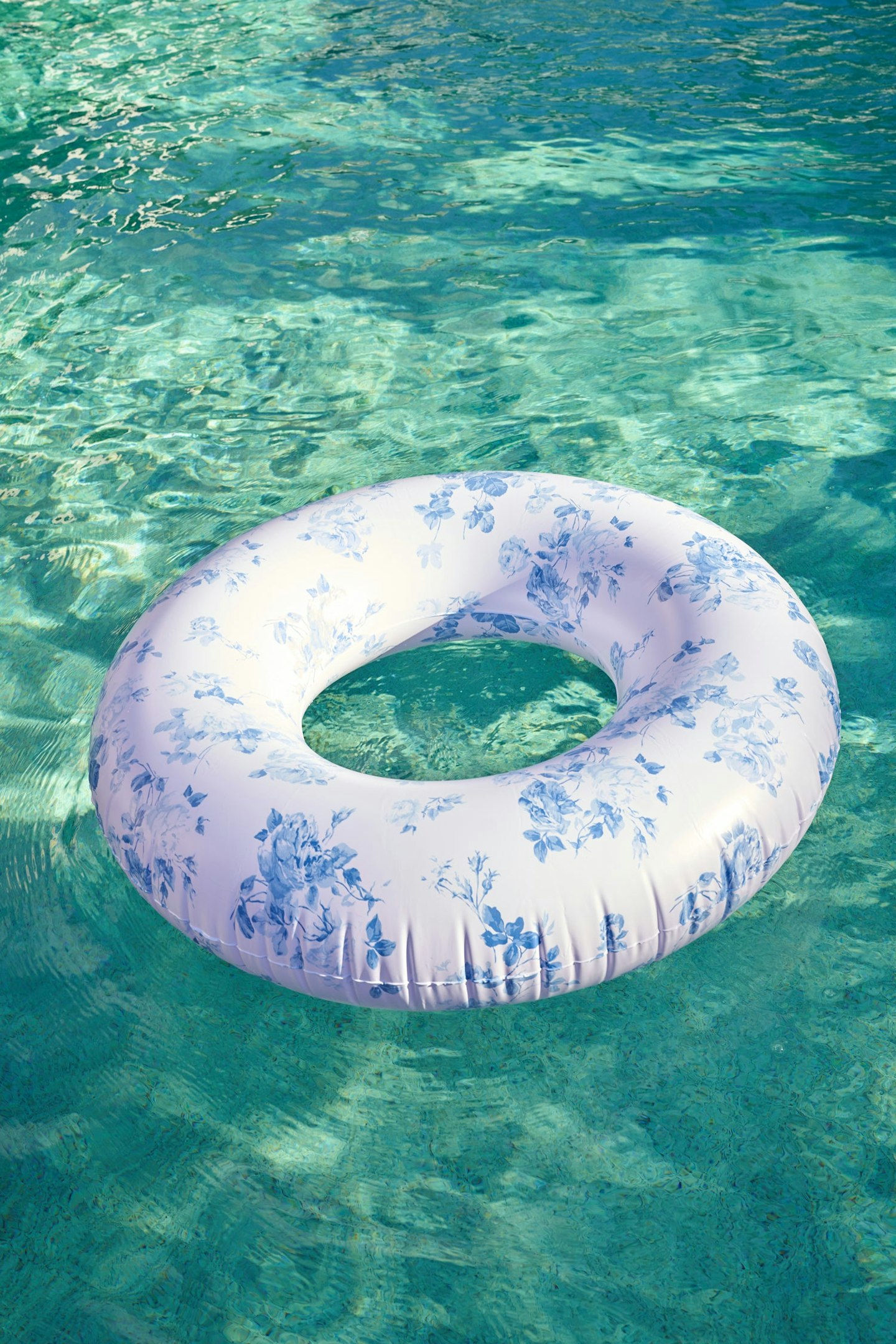 lunchtime shop - Thursday loveshackfancy every blooming rosettes pool float £99.10