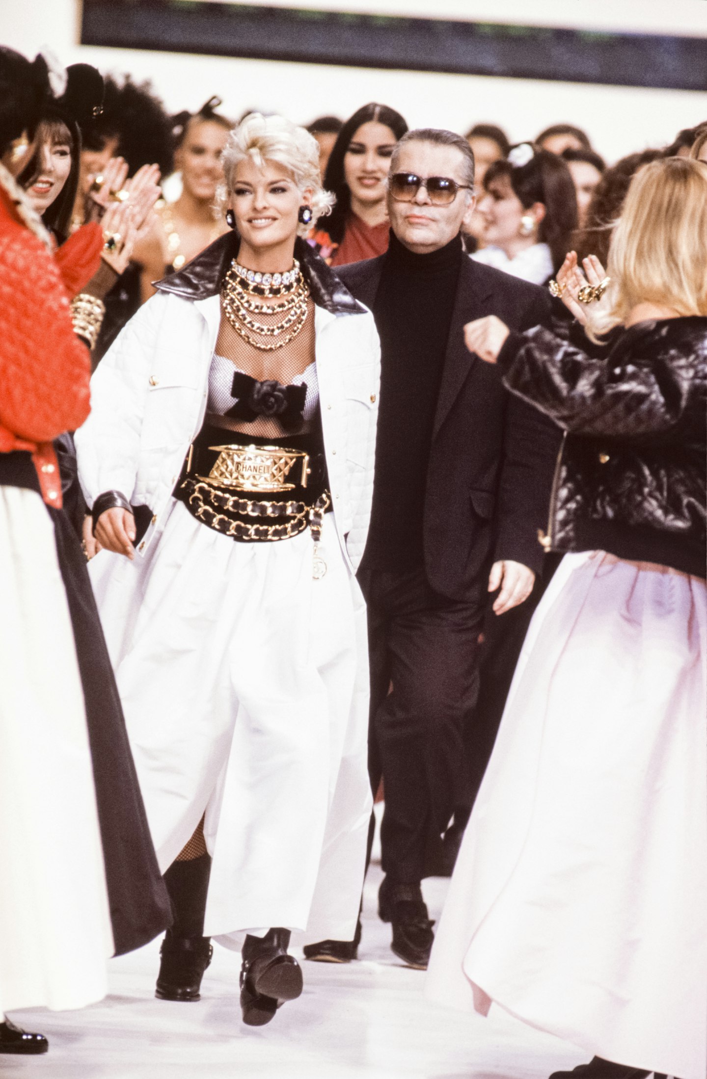 Chanel exhibition catwalk moments Linda Evangelista and Karl Lagerfeld For Chanel Fall/Winter 1991/1992