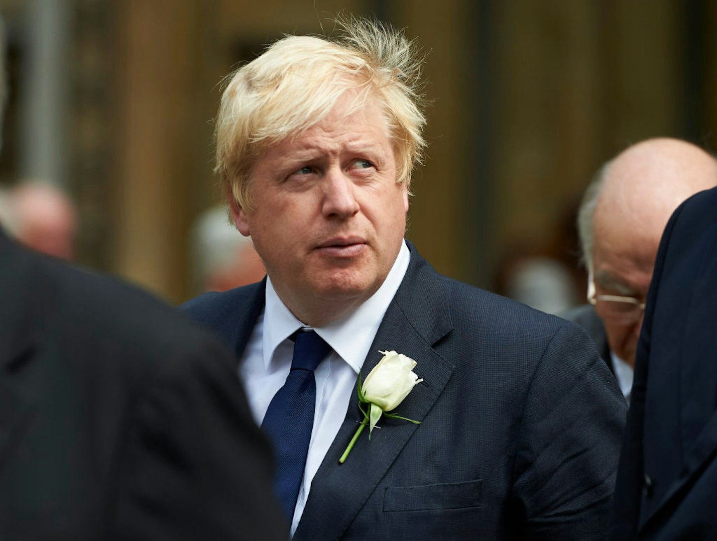 How does a vote of no confidence work