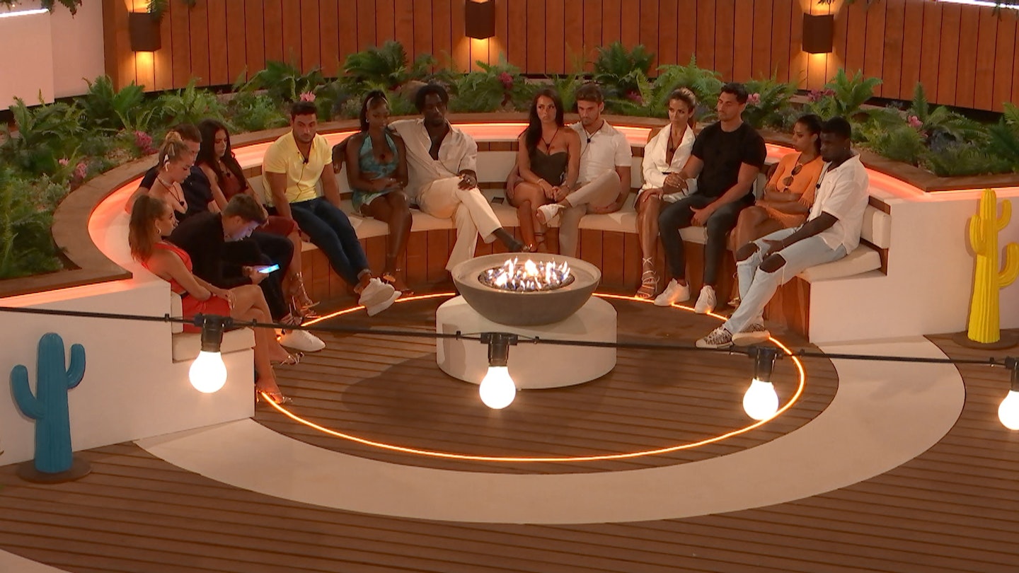Firepit Love Island