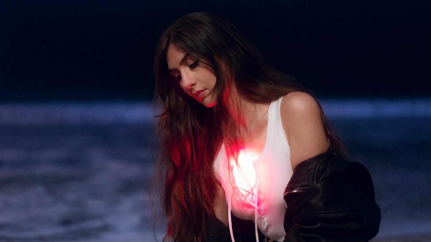 Weyes Blood Reviewed! Mojo