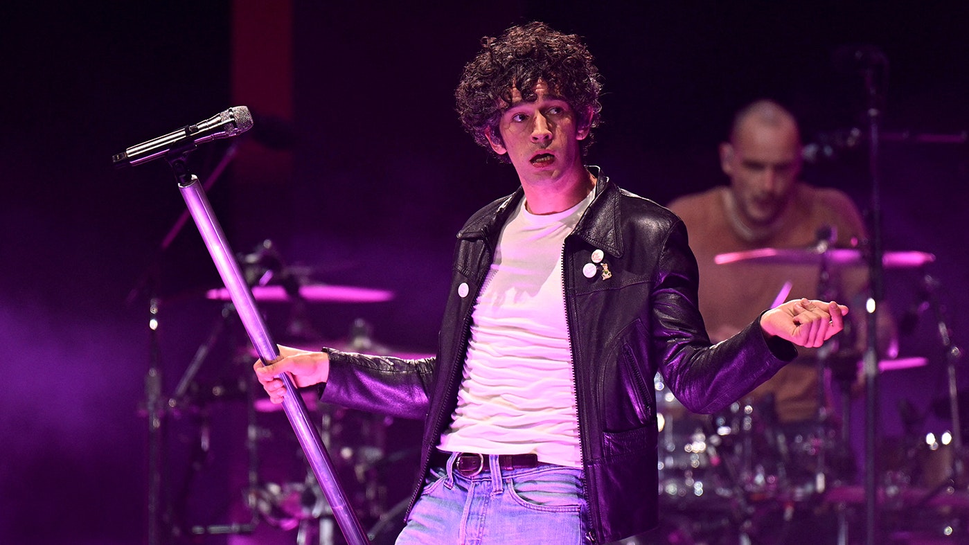 The 1975 At Glastonbury 2025 Review Matty Healy And Co Play It Slick the-1975-at-glastonbury-2025-review-matty-healy-and-co-play-it-slick