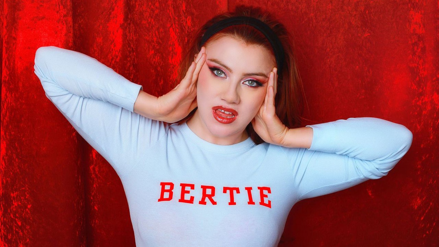 CMAT – Euro-Country Reviewed: Irish singer emerges as 2025’s best pop star.