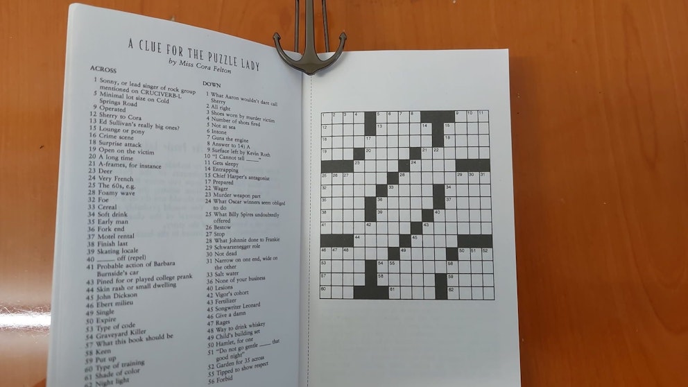 Book review of A Clue for the Puzzle Lady by Parnell Hall The first