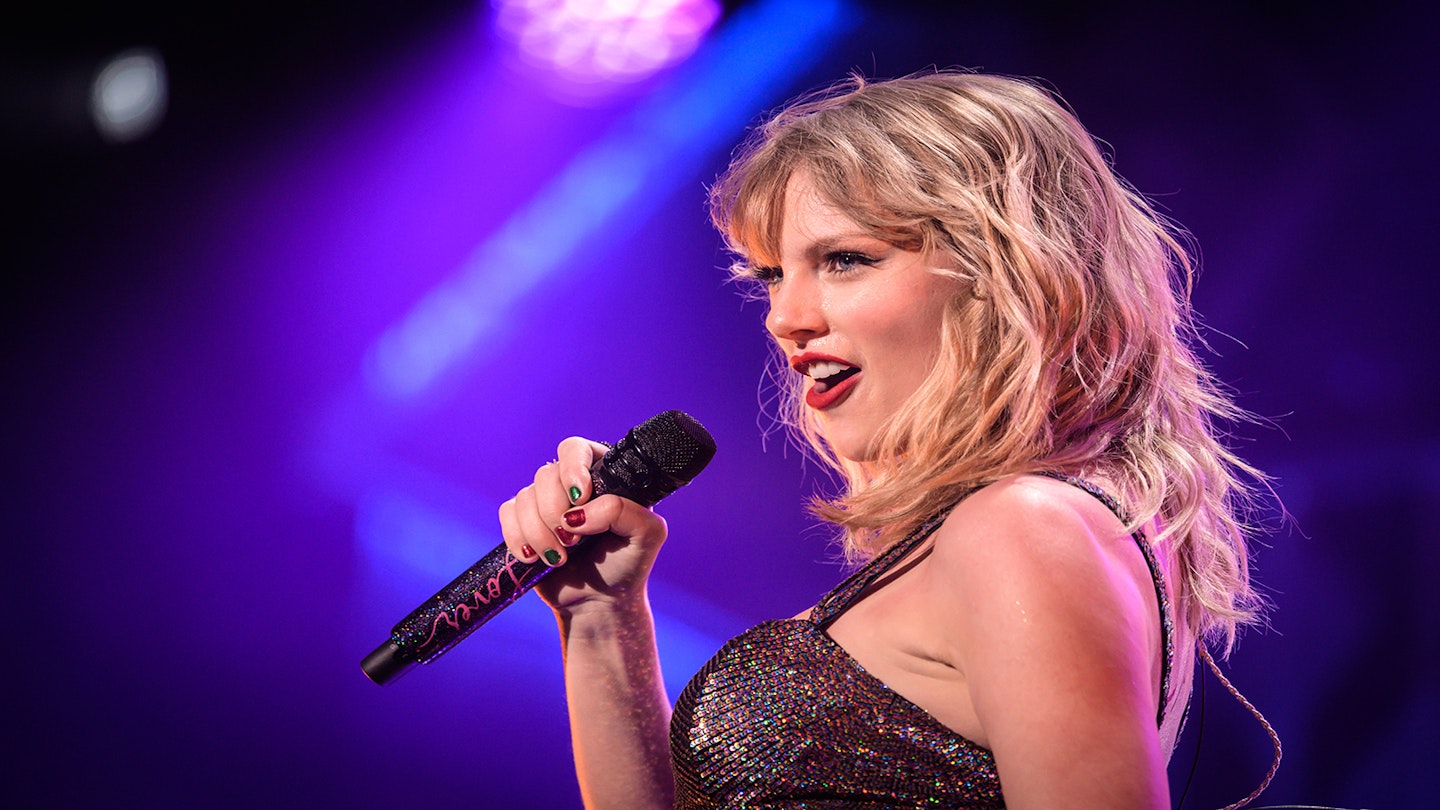Taylor Swift performing in New York