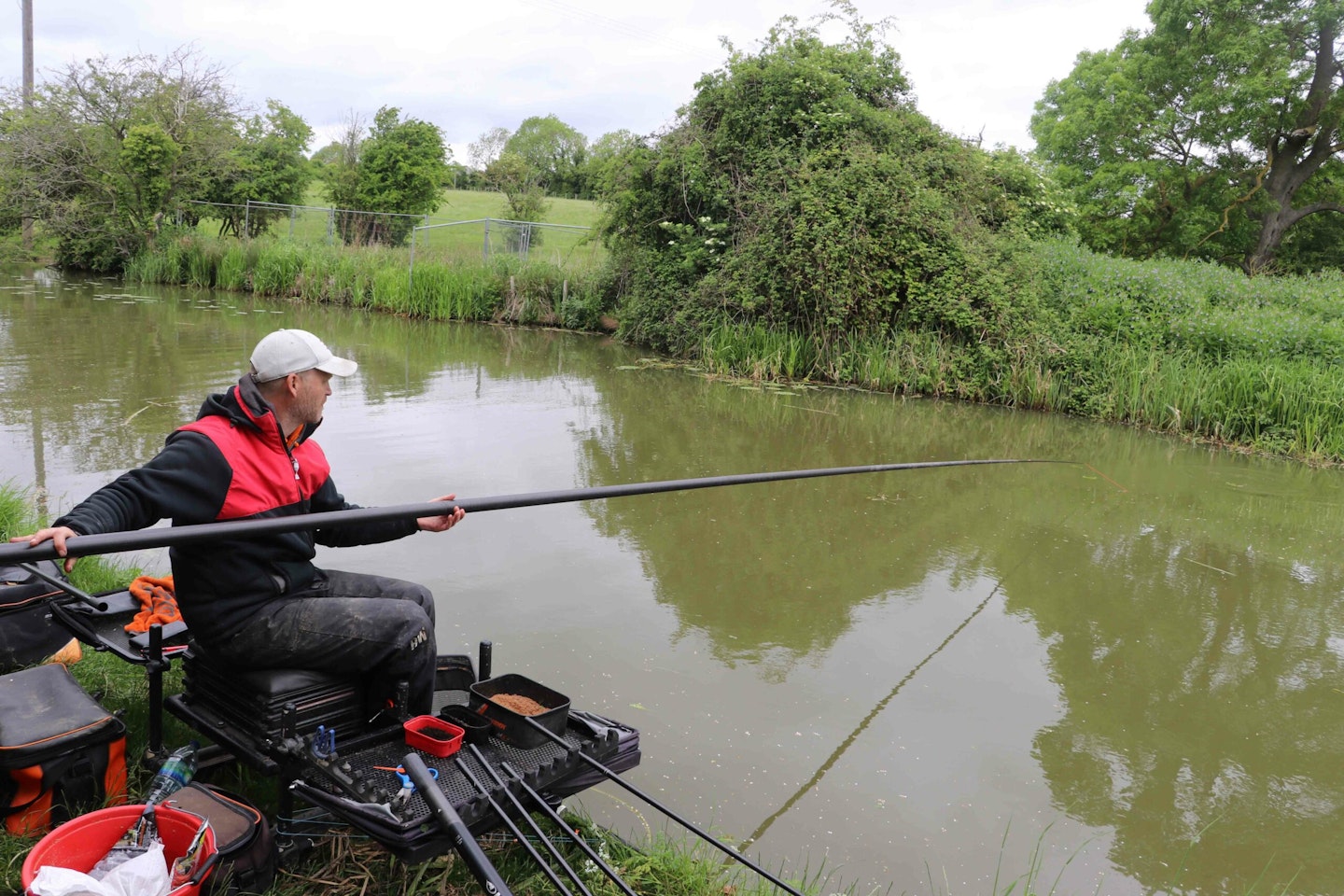How to catch a mixed net from a canal