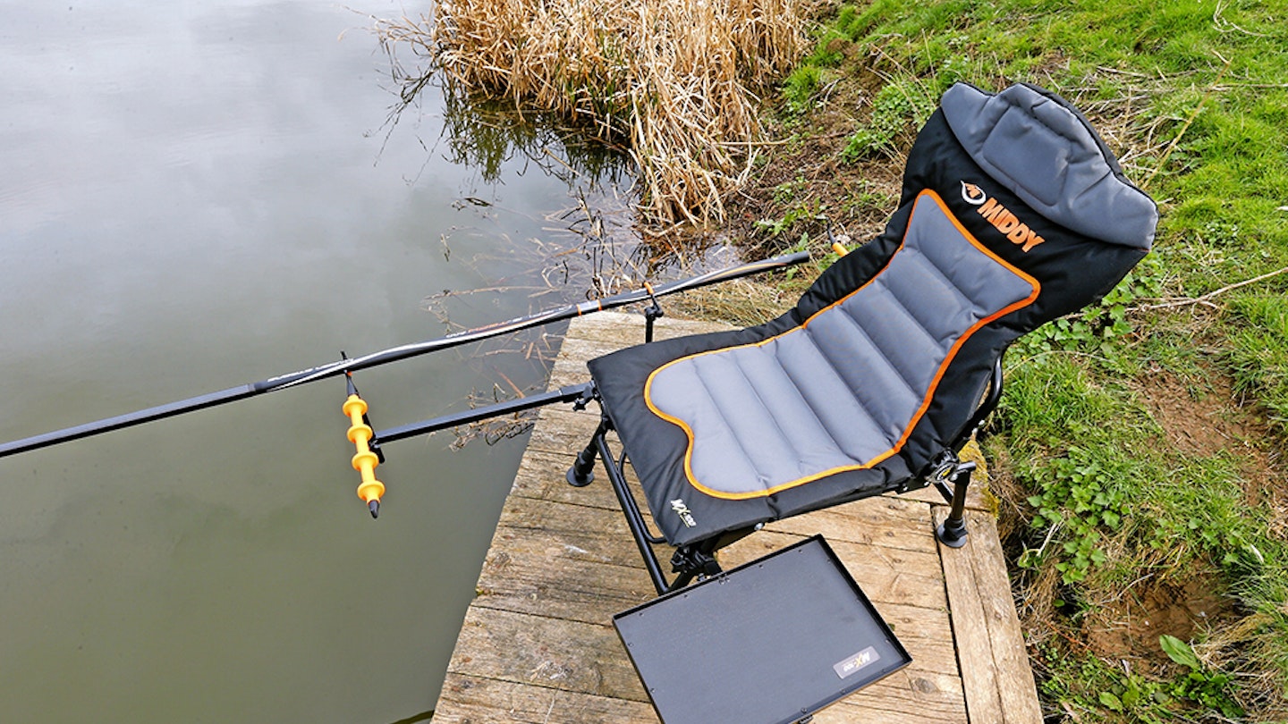 Middy MX-100 pole and feeder chair