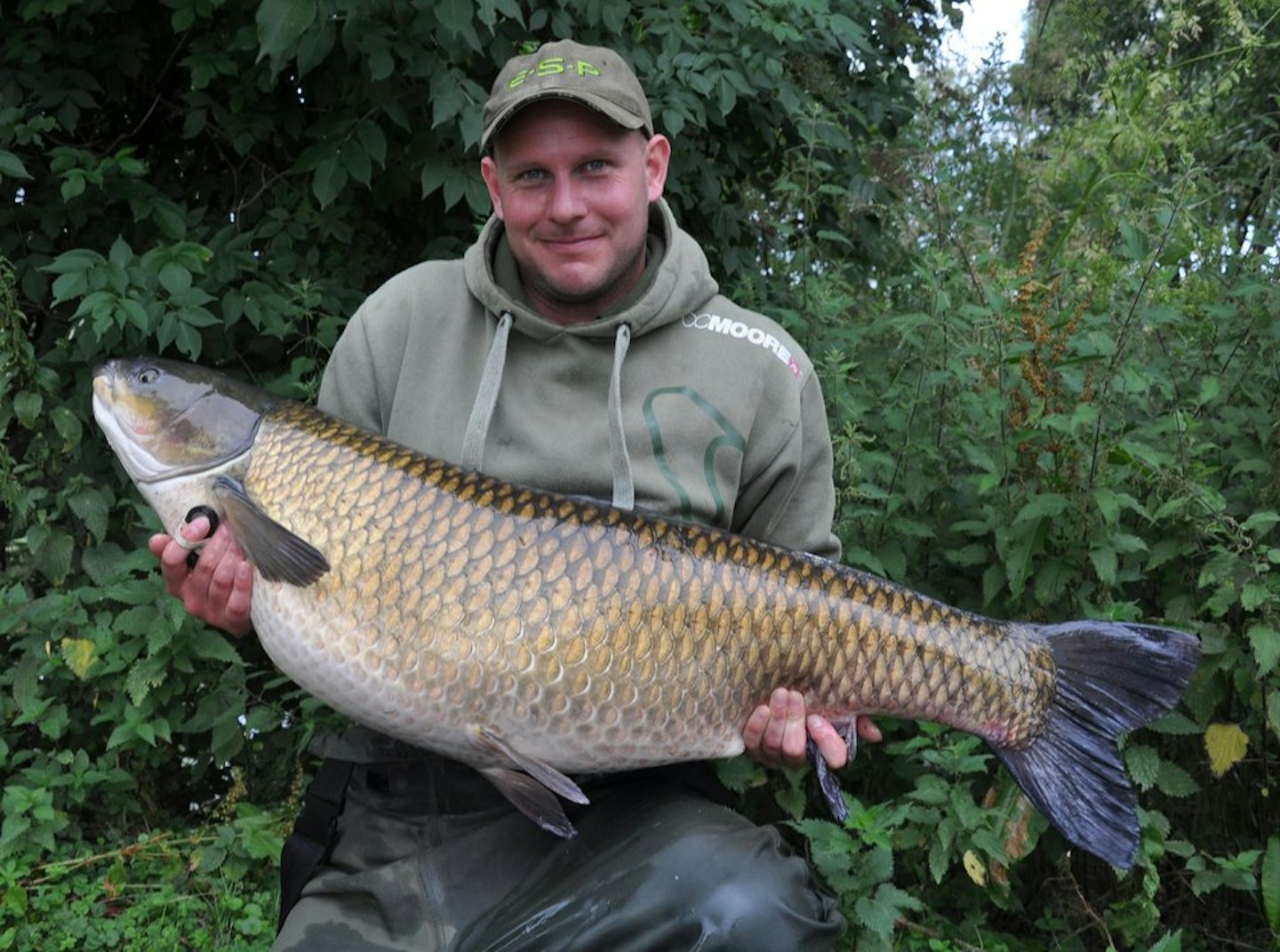Kev Hewitt with a mid-forty grass carp